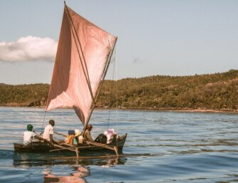 Viagem Madagascar barco tradicional